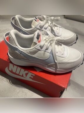 Nike Women’s Waffle Debut White w/ Baby blue Sneakers New in Box size 5.5